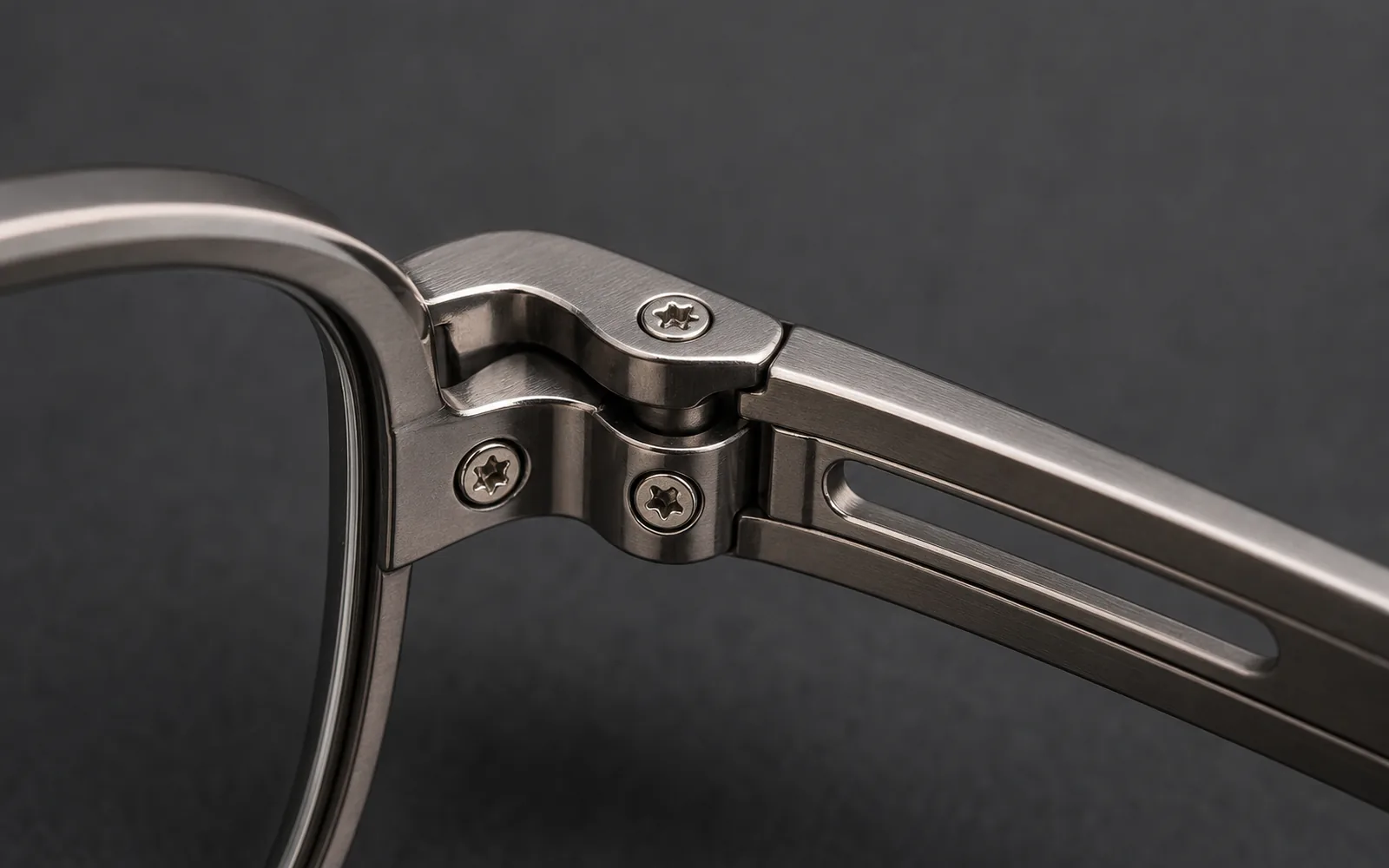Precision micro screws in an eyewear hinge assembly